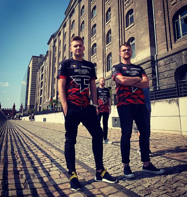 看台上的常 看台上的常